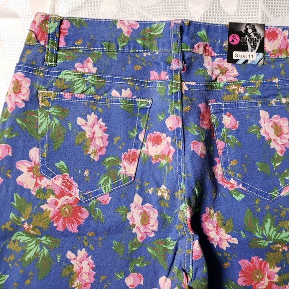 Floral Jeans - Picture 5 of 5